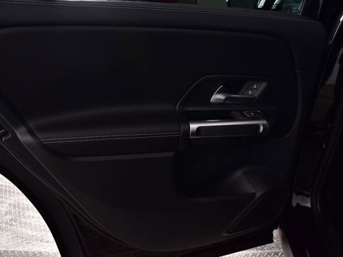 Certified 2025 Mercedes-Benz GLB 250 4MATIC image 27