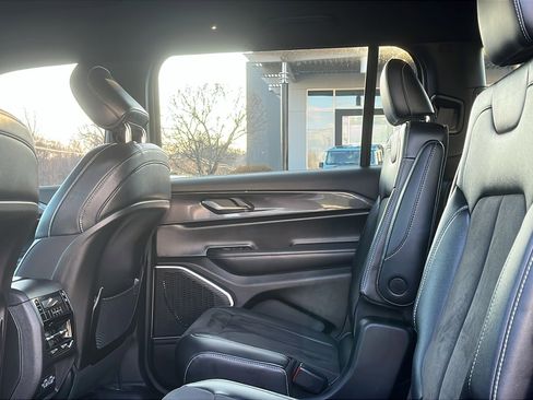 Used 2021 Jeep Grand Cherokee L Laredo image 20