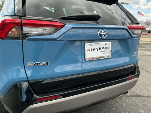 Used 2022 Toyota RAV4 SE w/ Convenience Package image 24