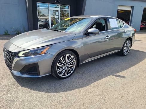 Used 2023 Nissan Altima 2.5 SL AWD/4WD image 2