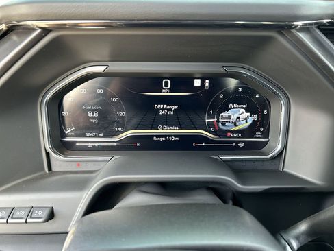 Used 2025 GMC Sierra 2500 AT4 w/ Technology Package image 11