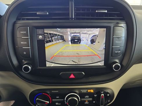 Certified 2025 Kia Soul LX image 16