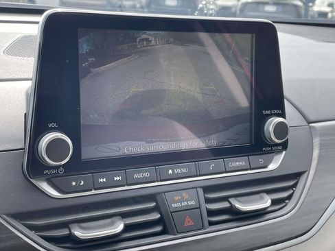 Used 2025 Nissan Altima 2.5 SV FWD image 28