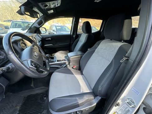 Used 2023 Toyota Tacoma TRD Off-Road image 15