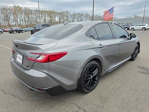 Used 2025 Toyota Camry SE w/ Convenience Package image 7