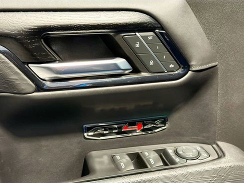 Used 2024 GMC Sierra 1500 AT4X image 18