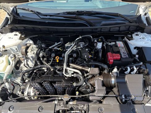 Used 2025 Nissan Altima 2.5 SV FWD image 32