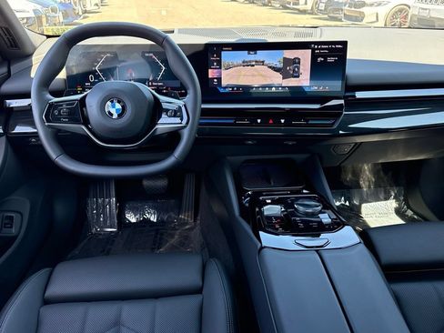 Used 2026 BMW 530i w/ Premium Package RWD image 31