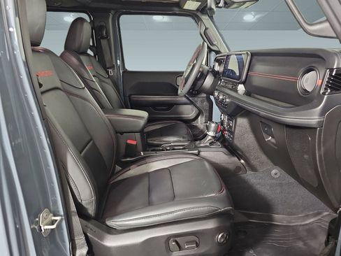 Used 2024 Jeep Wrangler Unlimited Rubicon image 19