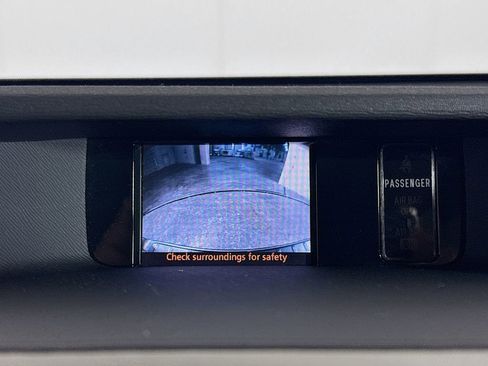 Used 2011 Toyota Sienna LE w/ Towing Pkg FWD image 16