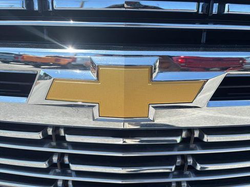 Used 2024 Chevrolet Tahoe Premier AWD/4WD image 11