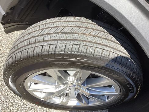 New 2026 Ford Explorer Platinum RWD image 31