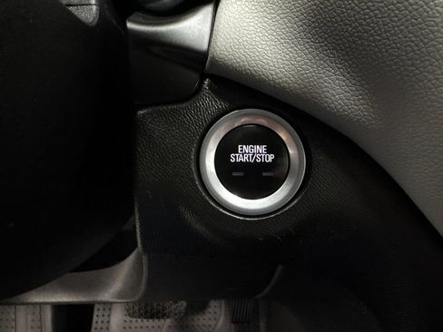 Used 2018 Chevrolet Equinox LT AWD/4WD image 21