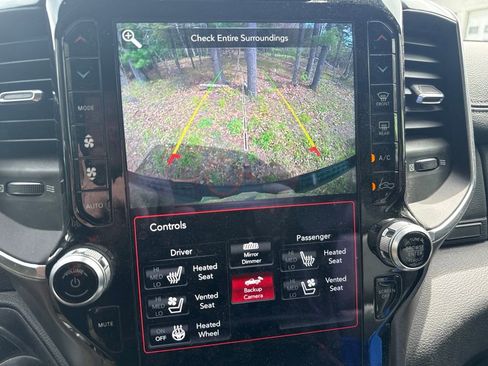 Used 2021 RAM 1500 Laramie w/ Sport Appearance Package AWD/4WD image 10
