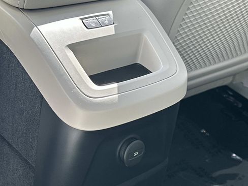 Certified 2025 Volvo XC60 T8 Plus w/ Protection Package Premier image 22