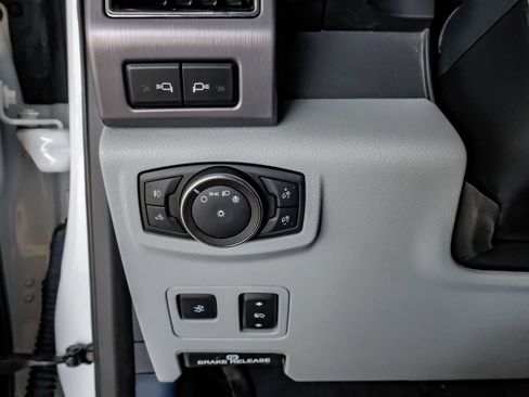 Used 2022 Ford F450 Limited w/ FX4 Off-Road Package AWD/4WD image 28