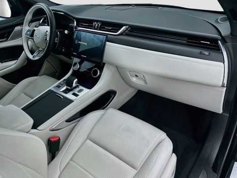 Used 2026 Jaguar F-PACE R-Dynamic S AWD/4WD image 15