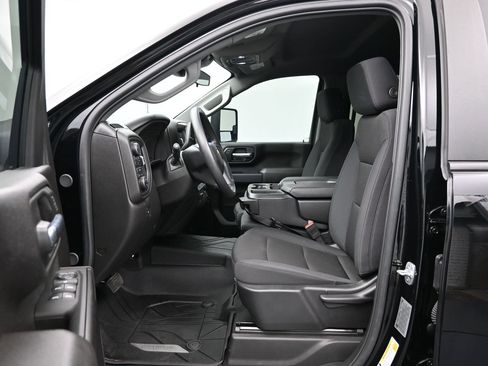 Used 2025 Chevrolet Silverado 2500 Custom w/ Z71 Off-Road Package AWD/4WD image 9