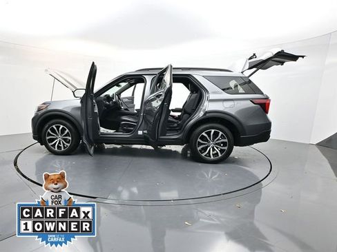 Used 2025 Ford Explorer ST-Line image 40