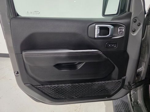 Used 2021 Jeep Wrangler Unlimited Sahara w/ Uconnect 4C Nav & Sound Group image 19