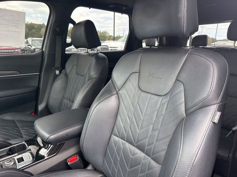 Used 2024 Kia Telluride EX X-Line image 12