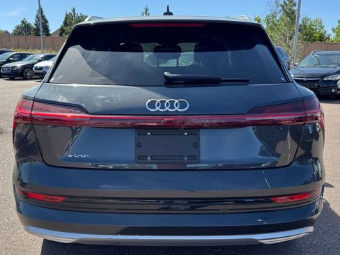 Used 2019 Audi e-tron Prestige w/ Prestige Package AWD/4WD image 5