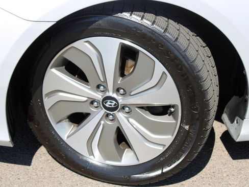 Used 2015 Hyundai Sonata Limited w/ Option Group 02 FWD image 18