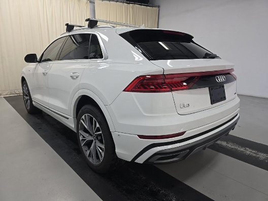 Used 2023 Audi Q8 Premium Plus AWD/4WD image 4