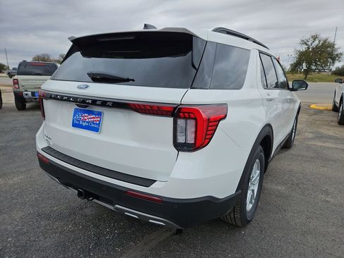 New 2026 Ford Explorer Active w/ Active Comfort Package image 11