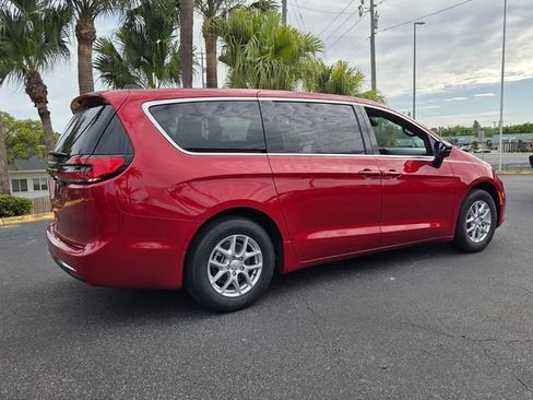 New 2026 Chrysler Pacifica Select FWD image 7