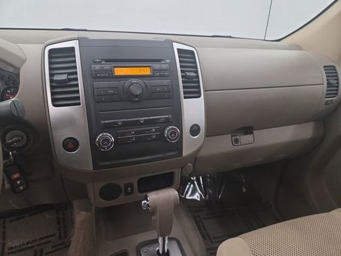 Used 2012 Nissan Frontier SV image 38