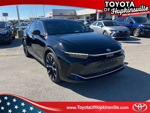 Used 2025 Toyota Crown Platinum image 1