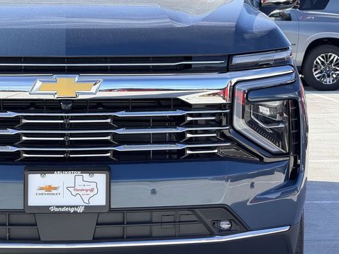 New 2026 Chevrolet Suburban Premier image 8