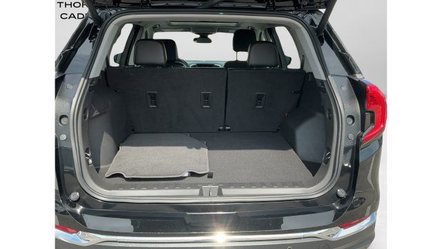 Used 2023 GMC Terrain SLT w/ Infotainment Package II AWD/4WD image 30