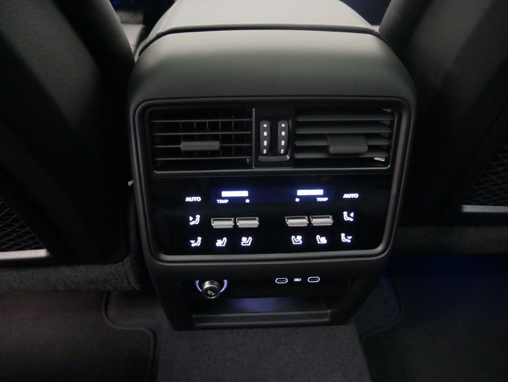 Certified 2026 Porsche Cayenne AWD/4WD image 41