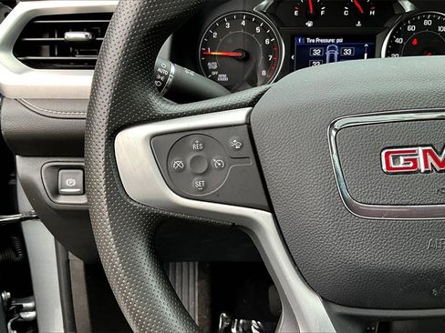 Certified 2023 GMC Acadia SLE w/ Driver Convenience Package image 11