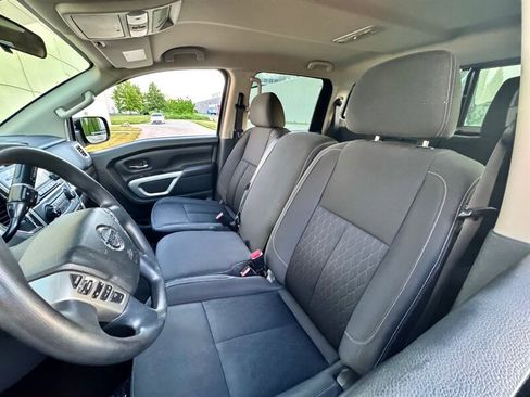 Used 2018 Nissan Titan SV AWD/4WD image 20