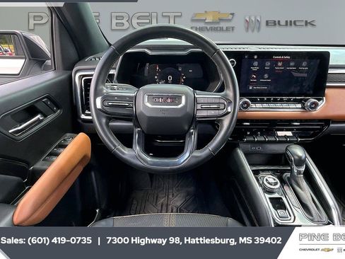 Used 2023 GMC Canyon AT4 w/ Technology Package AWD/4WD image 6