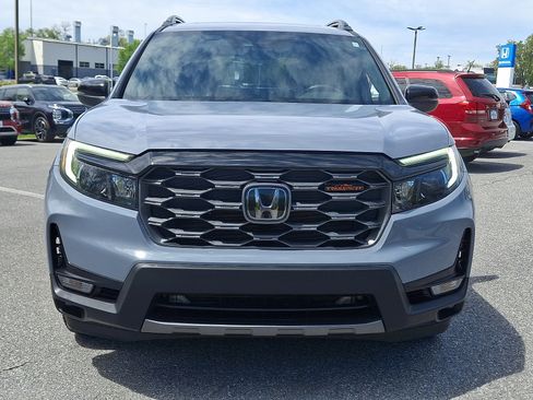 Used 2025 Honda Passport TrailSport image 2
