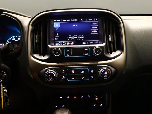 Used 2022 Chevrolet Colorado Z71 w/ Z71 Midnight Edition image 22