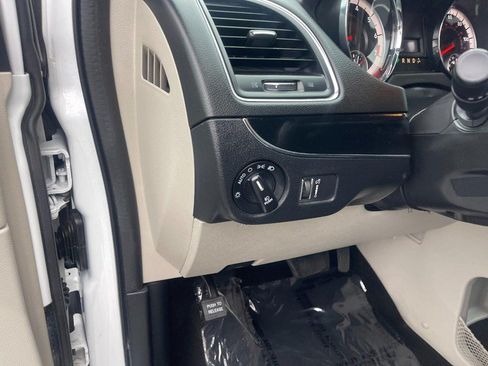 Used 2018 Dodge Grand Caravan SXT FWD image 22