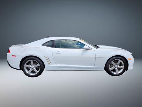 Used 2014 Chevrolet Camaro LT image 2