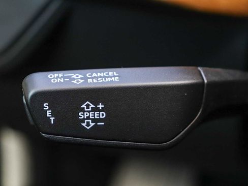 Used 2022 Audi e-tron GT Premium Plus image 30