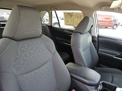 Used 2024 Toyota RAV4 XLE image 12