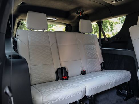 Used 2026 Cadillac Escalade ESV V w/ LPO, ONYX Package AWD/4WD image 87
