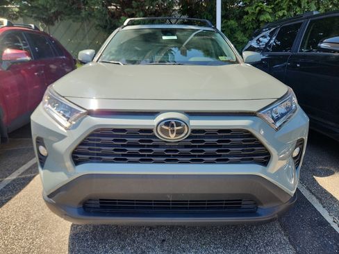 Used 2020 Toyota RAV4 XLE w/ Convenience Package image 2