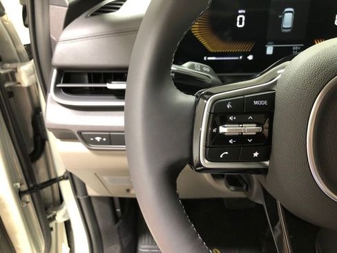 New 2026 Kia Carnival EX image 24