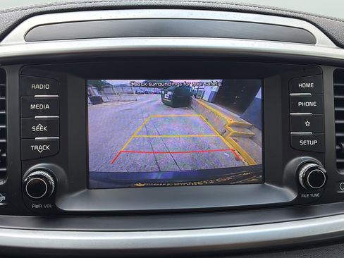 Used 2019 Kia Sorento FWD V6 image 20