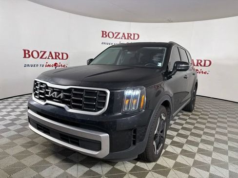 Used 2024 Kia Telluride S w/ S Sunroof Package FWD image 4