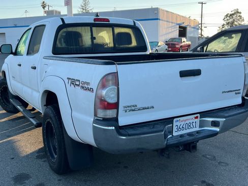 Used 2015 Toyota Tacoma PreRunner image 4